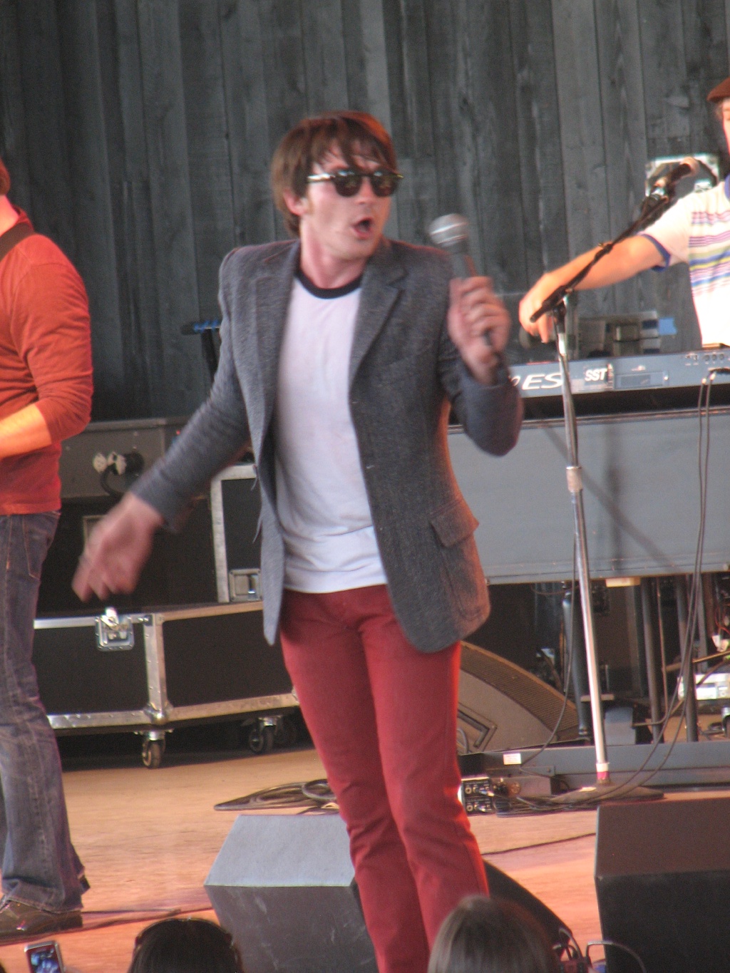 2009/07(July)/Drake_Bell/1024x768_20100206 238.JPG